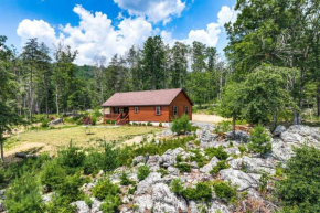 Mountain Cabin with Hot Tub and Deck in Wardensville!